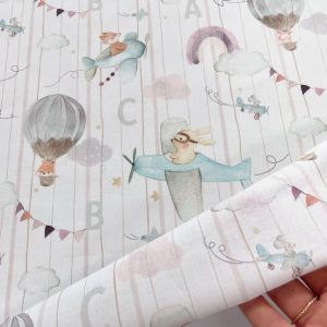 Cotone morbidissimo con Certificazione Oeko-Tex e GOTS con stampa mongolfiere e bandierine perfetto sia da maschio che da femmina