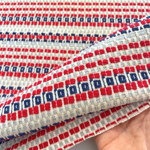 Chanel in cotone nelle tonalità del rosso e del blu