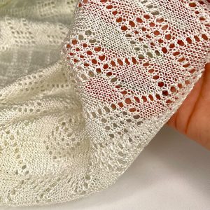 Maglia di viscosa a rombi panna