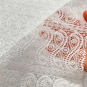 Ricamato Paisley a bordi avorio meraviglioso in 100% cotone