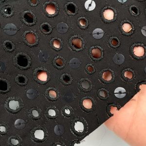 Sangallo in cotone nero con paillettes