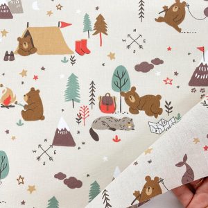 Cotone Certificato GOTS con stampa orsetti in campeggio colorati