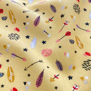 Cotone Certificato GOTS con stampa piume su base giallo pastello