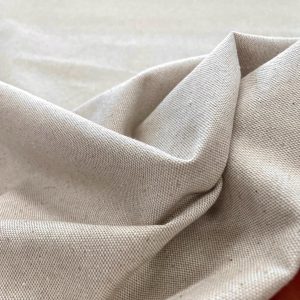 Canvas in cotone, molto robusto adatto a tantissime creazioni